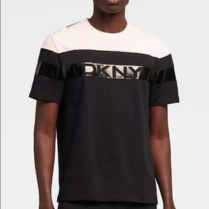 DKNY short sleeve T-shirt